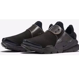 Nike Women’s Sock Dart Triple Black